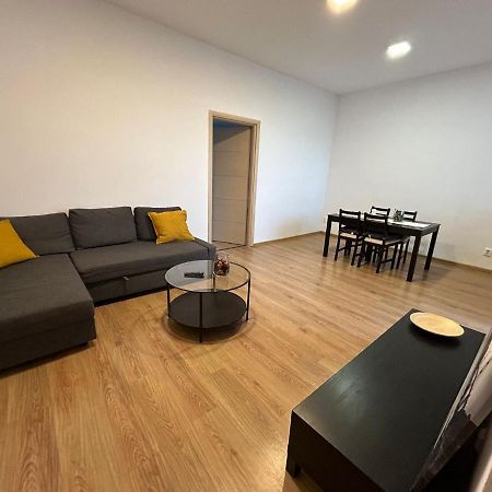 Elegant City Center Apartment Bucarest Extérieur photo