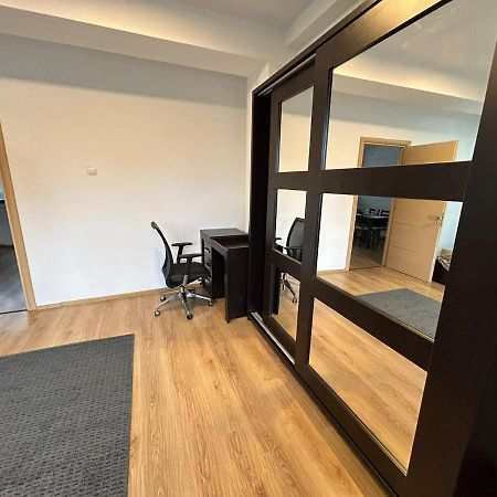 Elegant City Center Apartment Bucarest Extérieur photo
