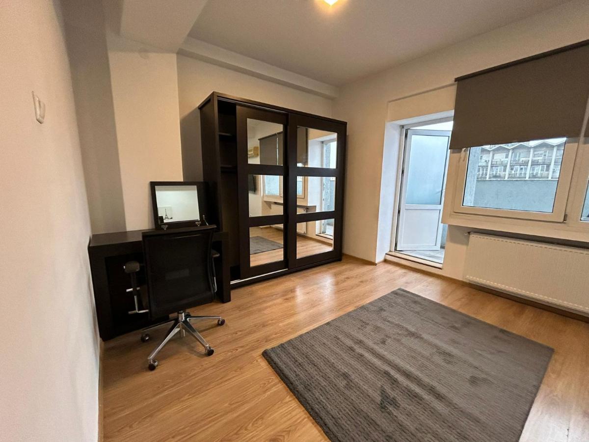 Elegant City Center Apartment Bucarest Extérieur photo