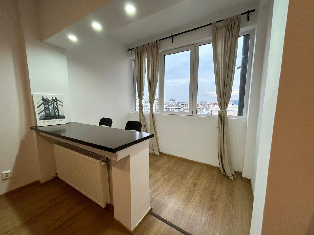 Elegant City Center Apartment Bucarest Extérieur photo